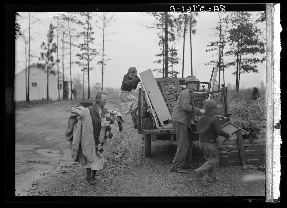 The Eargle family moving into their new house at Gardendale, Alabama. Sourced from the Library of Congress.