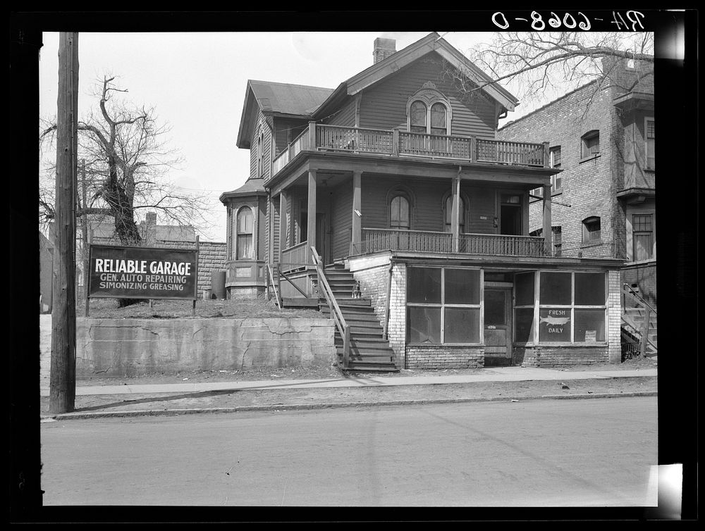 House at 1629 North 9th Street. Milwaukee, Wisconsin. Sourced from the Library of Congress.