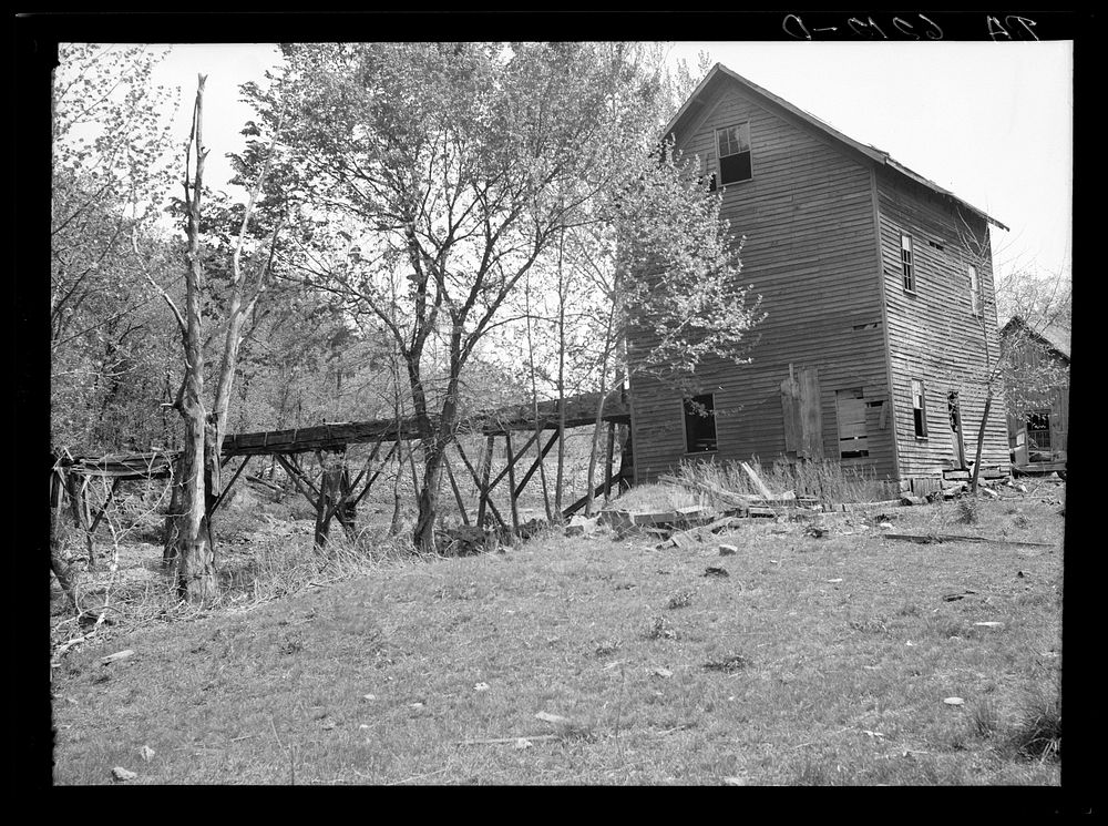 Howes Mill. Near Meramoc Forest project area. Salem, Missouri. Sourced from the Library of Congress.