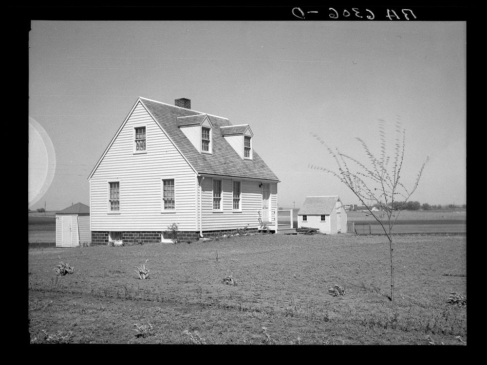 Mike Brugoni's homestead at Granger, Iowa. Client is a miner. Granger Homesteads. Sourced from the Library of Congress.
