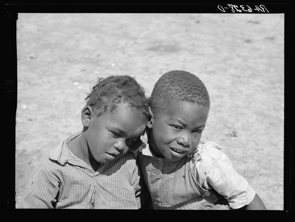 Children of  sharecropper. Near West Memphis, Arkansas. Sourced from the Library of Congress.