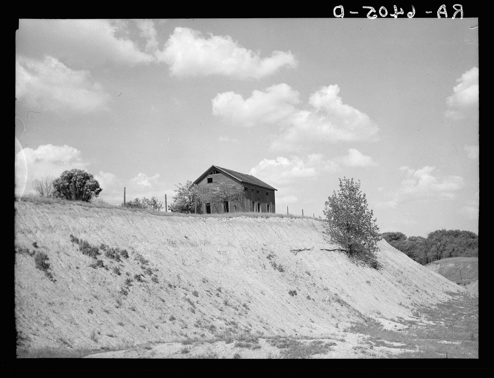 Erosion and an abandoned farm near Roanoke, Indiana. Sourced from the Library of Congress.