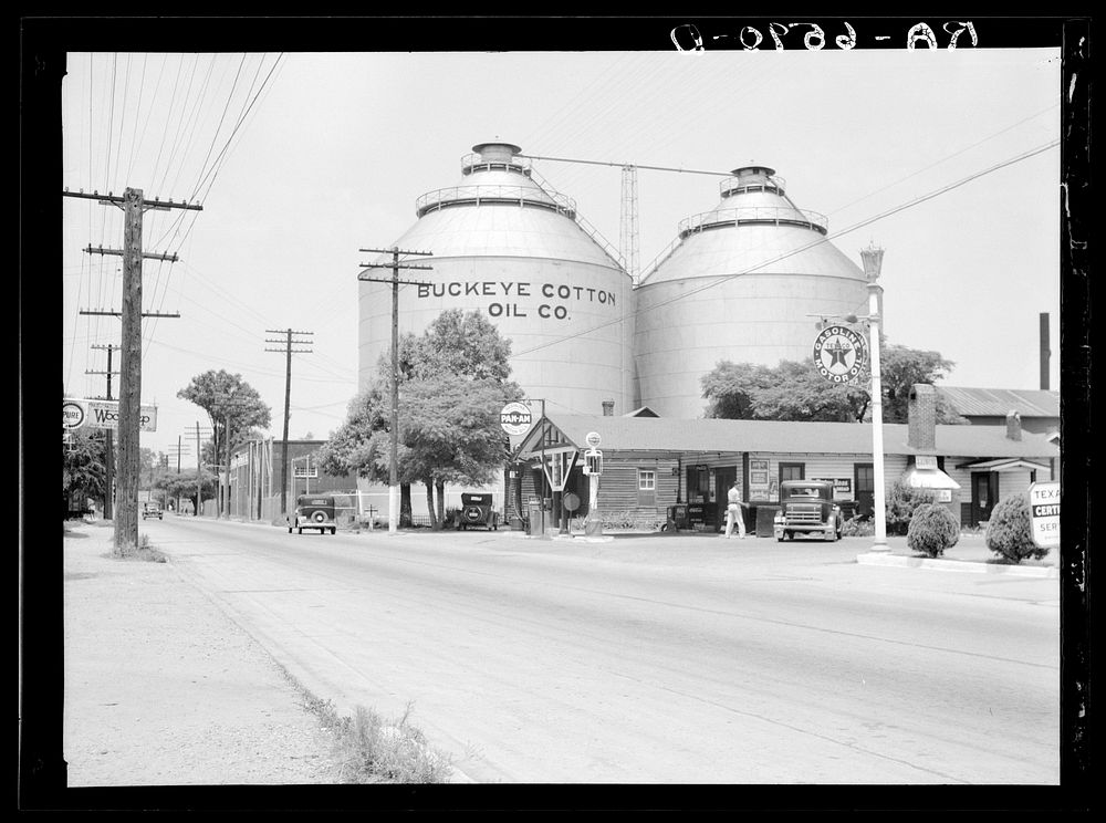 Cotton Oil Company tanks on the outskirts of Montgomery, Alabama. Sourced from the Library of Congress.