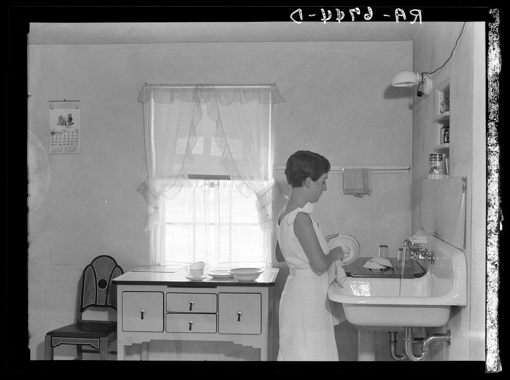 Kitchen in one of the new homesteads. Tygart Valley, West Virginia. Sourced from the Library of Congress.