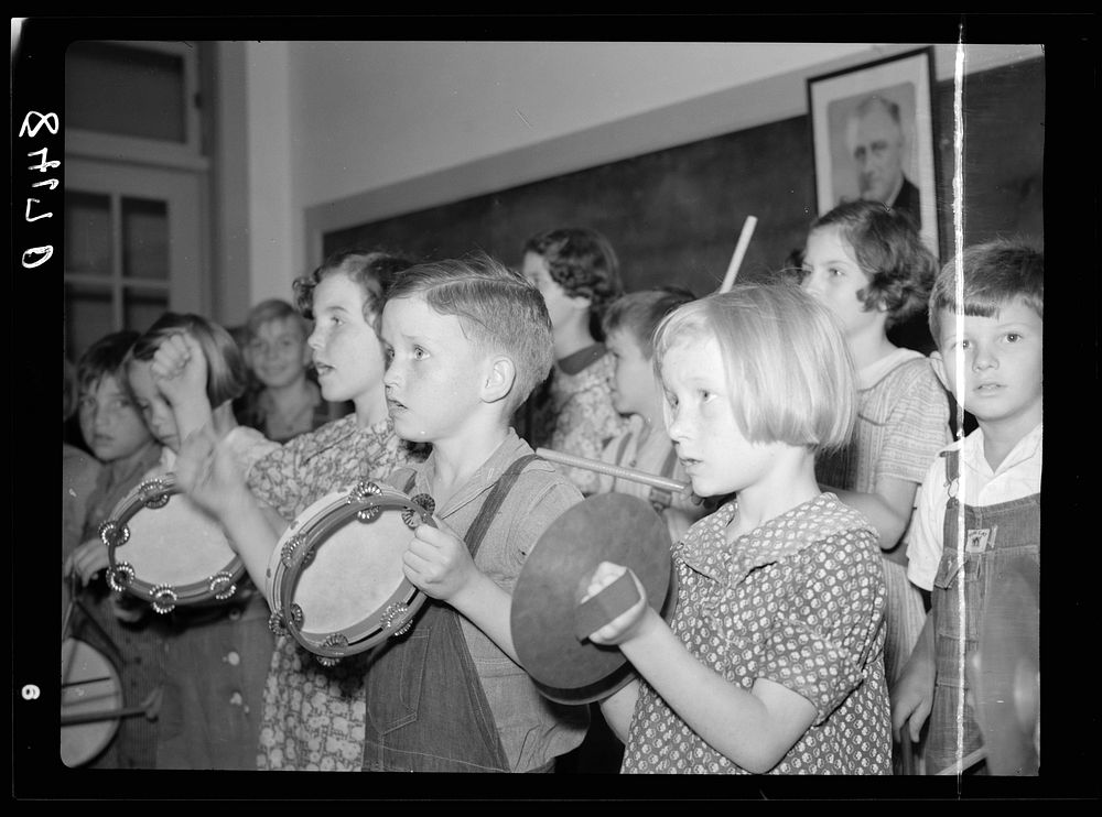 Children at Irwinville School. Irwinville Farms, Georgia. Sourced from the Library of Congress.
