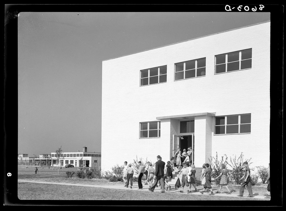 Children going in after recess. Greenhills, Ohio. Sourced from the Library of Congress.