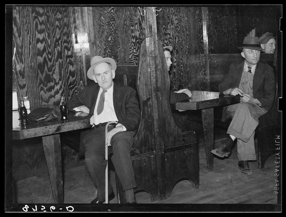 Men in booths. North Platte, Nebraska. Saloon. Sourced from the Library of Congress.