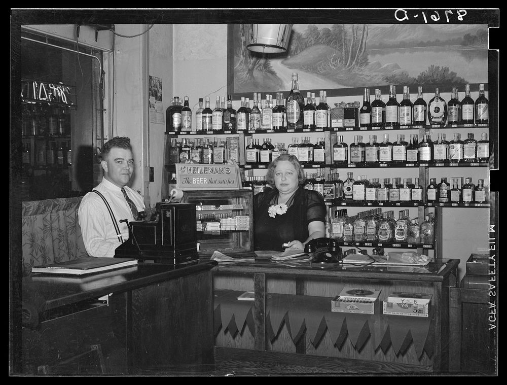 Manager of the Alamo bar, and Mildred Irwin, entertainer. North Platte, Nebraska. Sourced from the Library of Congress.