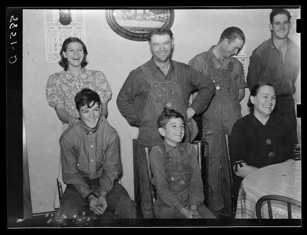 German-American farm family. Lincoln County, Nebraska. Sourced from the Library of Congress.