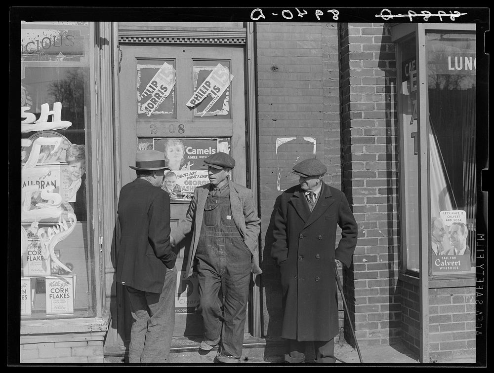 Men arguing. Omaha, Nebraska. Sourced from the Library of Congress.