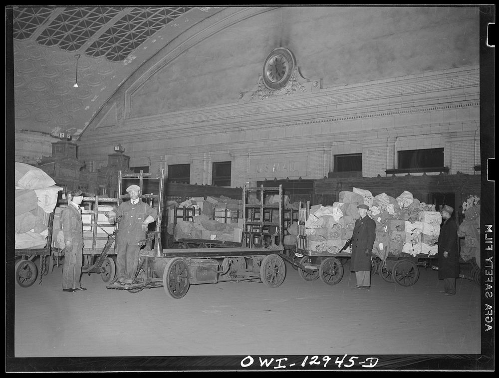 Washington, D.C. Mail platform at the Union Station. Sourced from the Library of Congress.