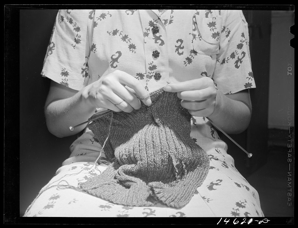 Woman knitting. Washington, D.C.. Sourced from the Library of Congress.