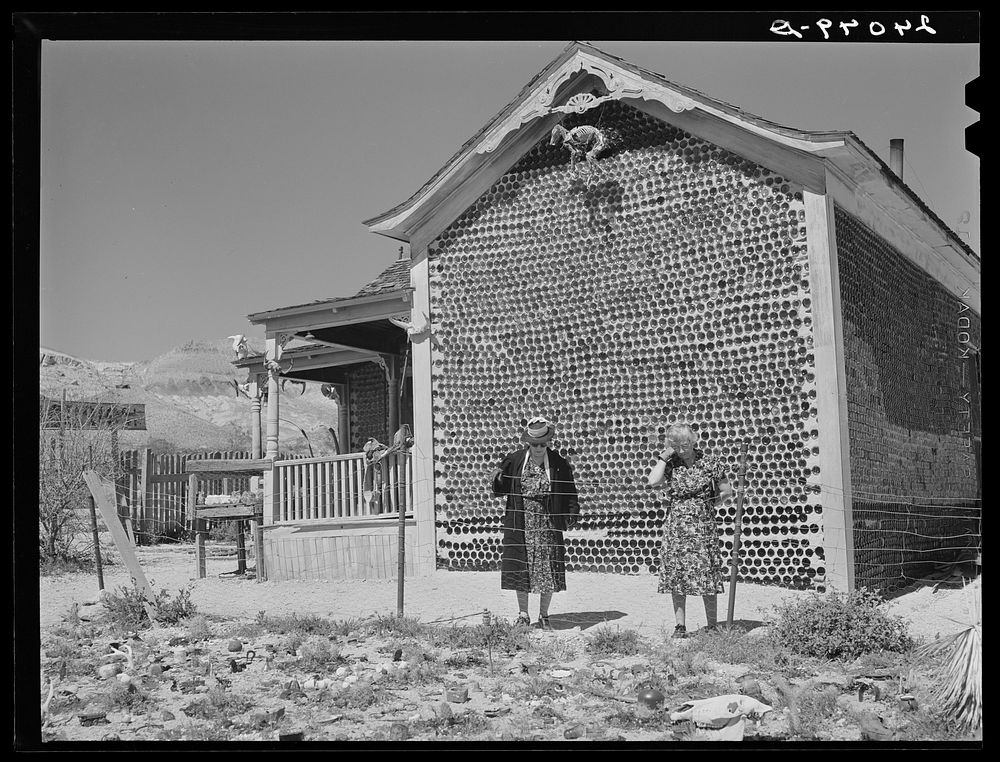 Tourists visiting bottlehouse. Rhyolite, Nevada. Sourced from the Library of Congress.