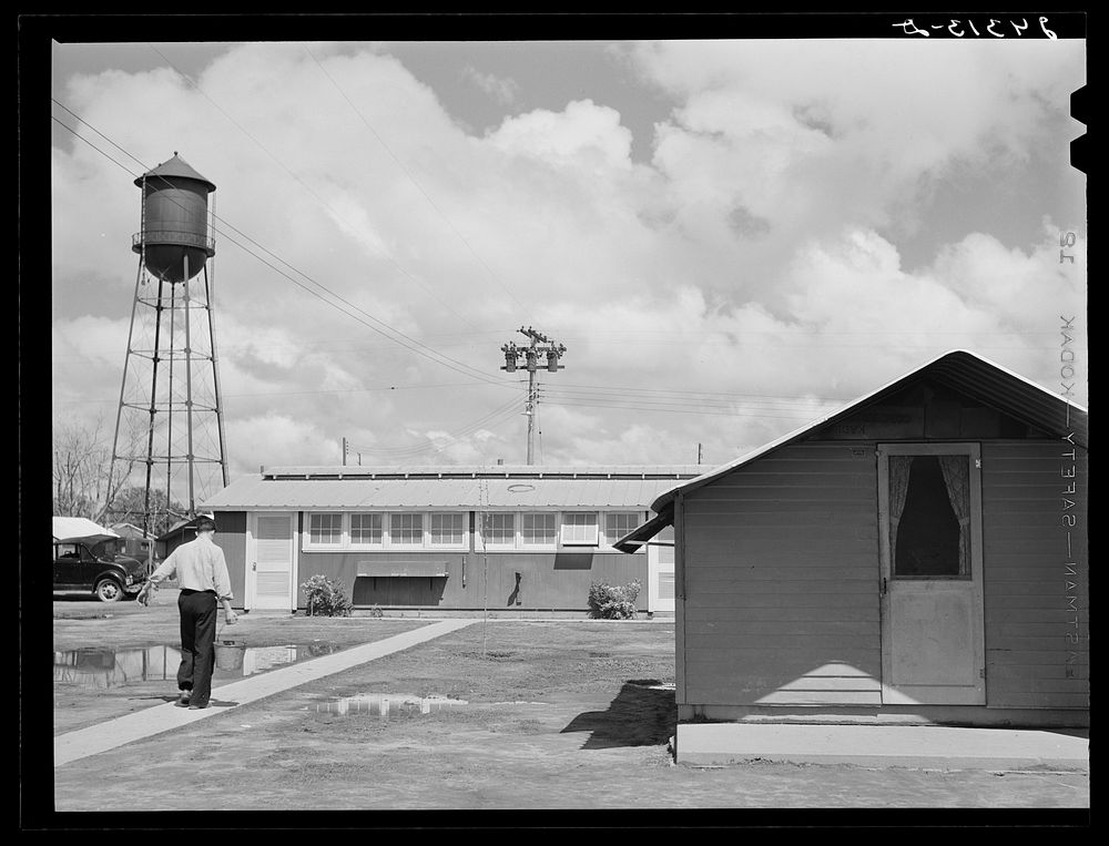 Tulare migrant camp. Visalia, California. Sourced from the Library of Congress.