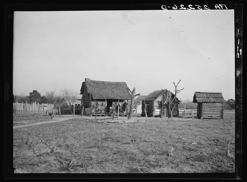Cabins on the old Pettway Plantation. Gees Bend, Alabama. Sourced from the Library of Congress.