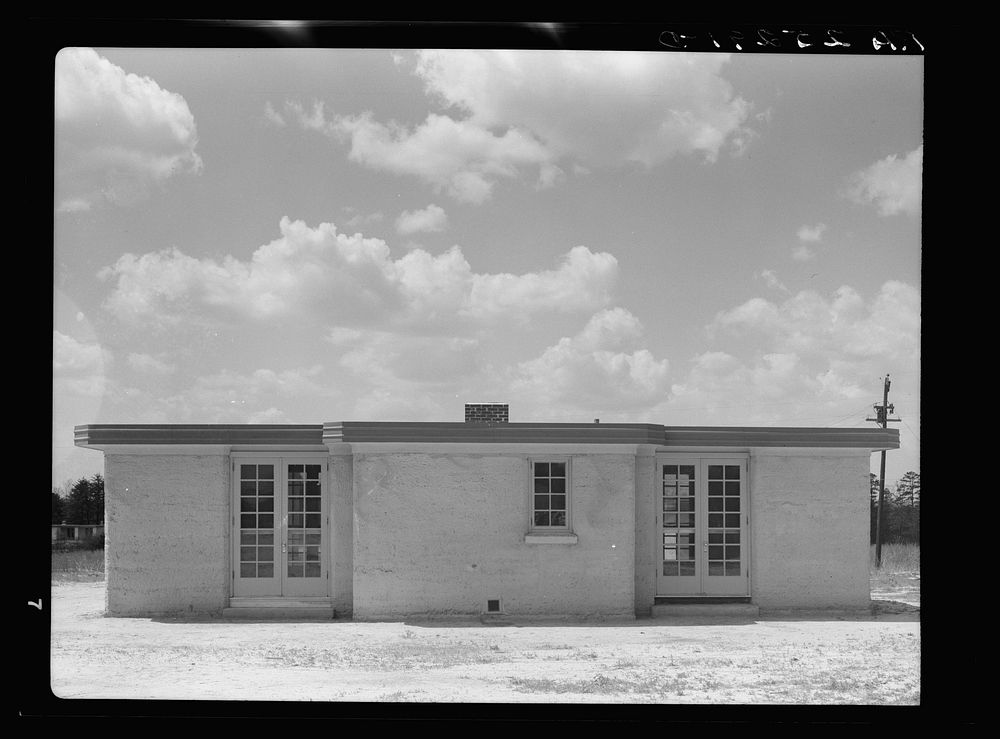 Rammed earth at Gardendale, Alabama. Sourced from the Library of Congress.