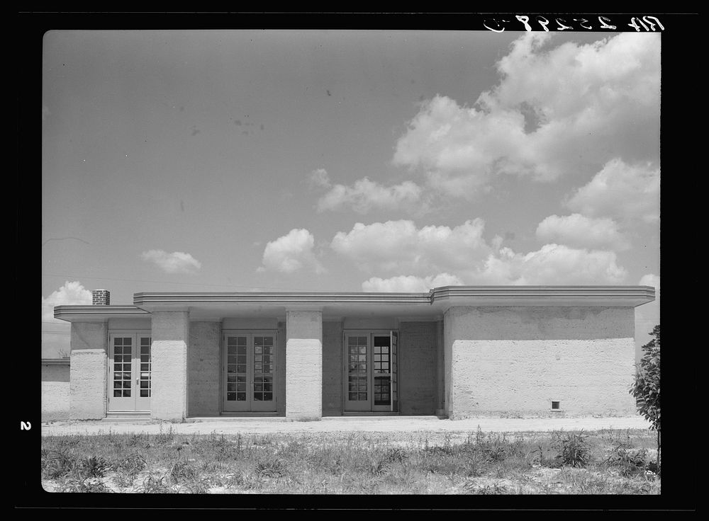 Rammed earth house at Gardendale, Alabama. Sourced from the Library of Congress.
