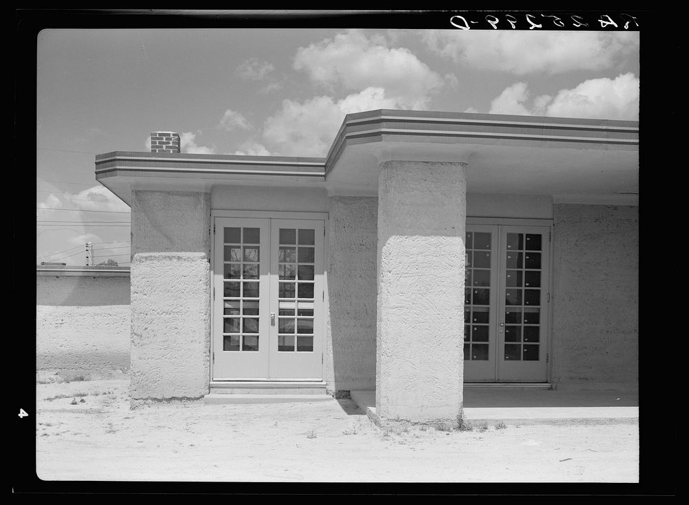 Rammed earth house at Gardendale, Alabama. Sourced from the Library of Congress.