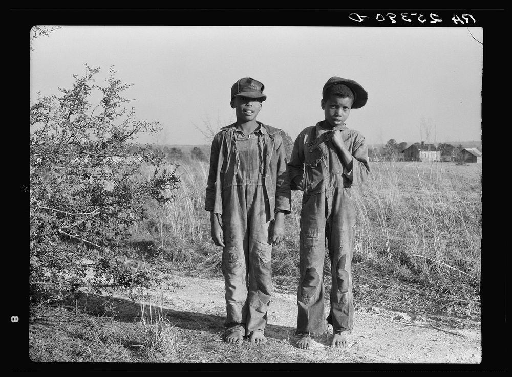  boys at Gees Bend, Alabama. Sourced from the Library of Congress.