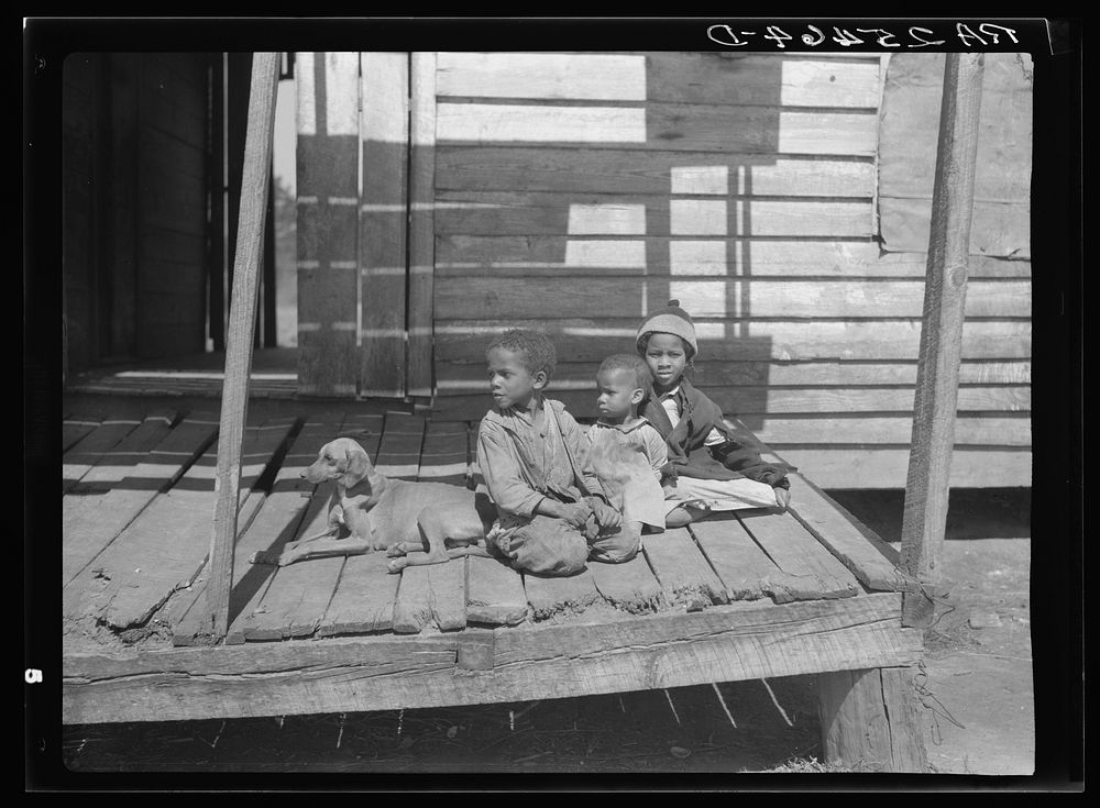 Sharecropper's children. Macon County, Alabama. Sourced from the Library of Congress.