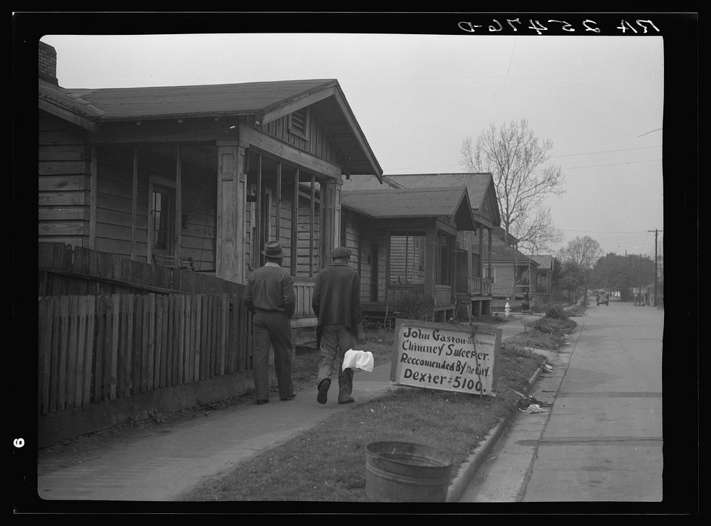 Street in Mobile, Alabama. Sourced from the Library of Congress.