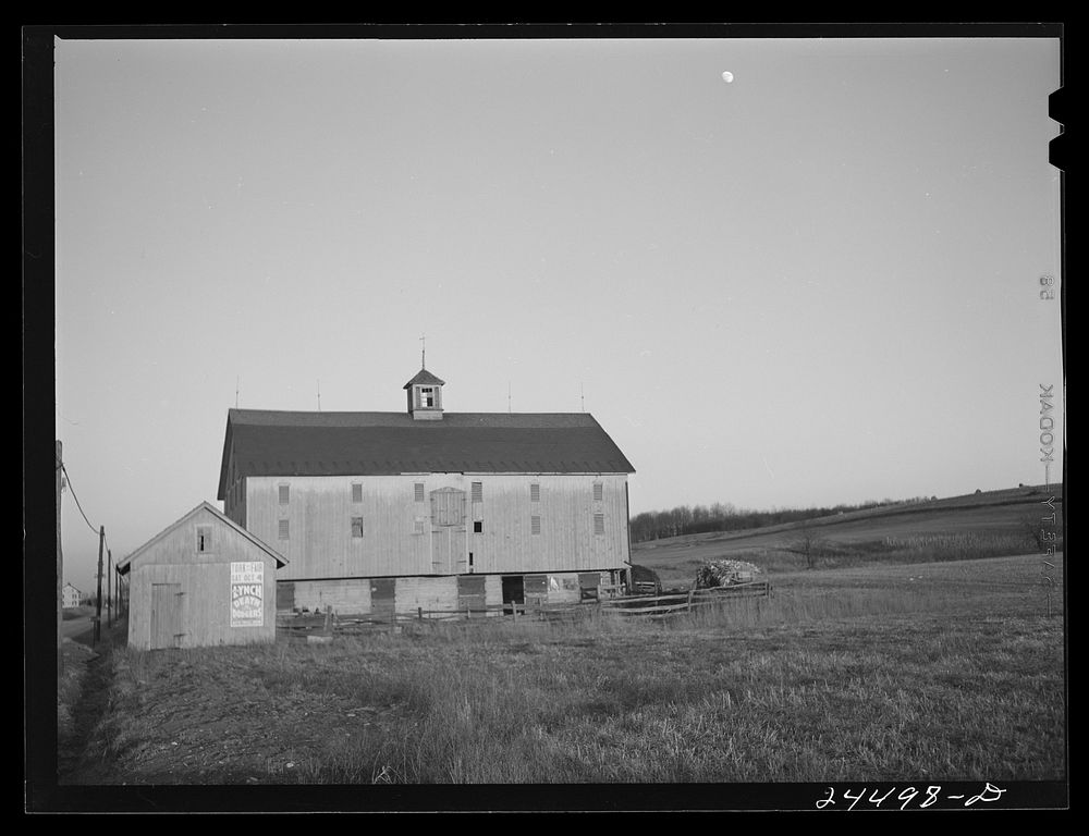 [Untitled photo, possibly related to: Dutch barn, Lancaster County, Pennsylvania]. Sourced from the Library of Congress.