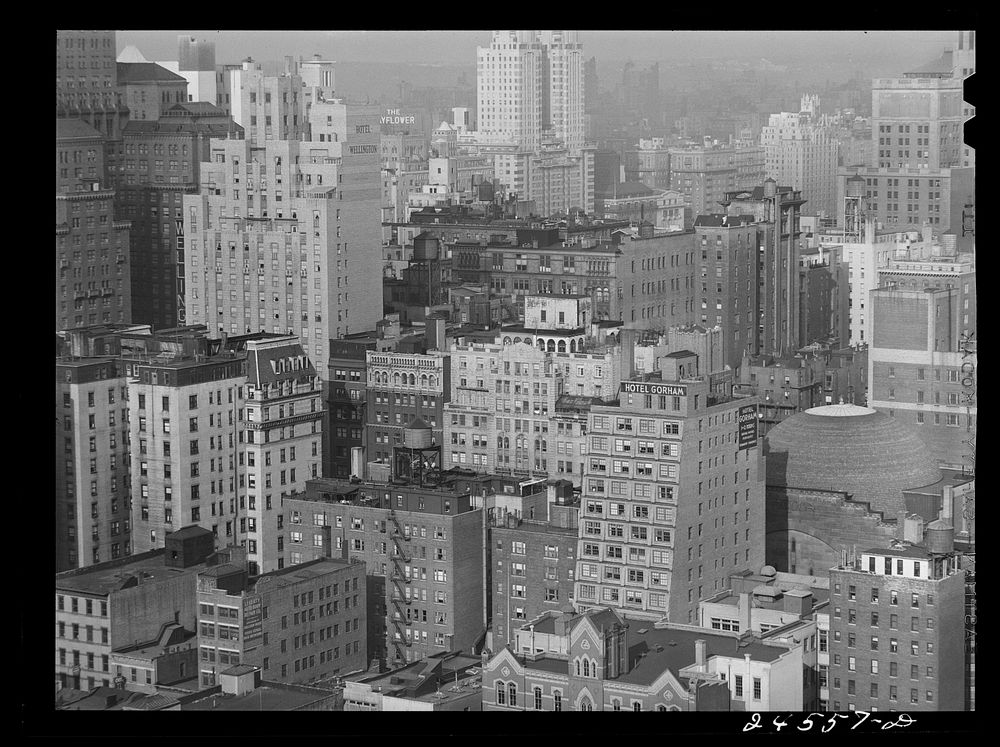 Skyline, midtown Manhattan, New York City. Sourced from the Library of Congress.