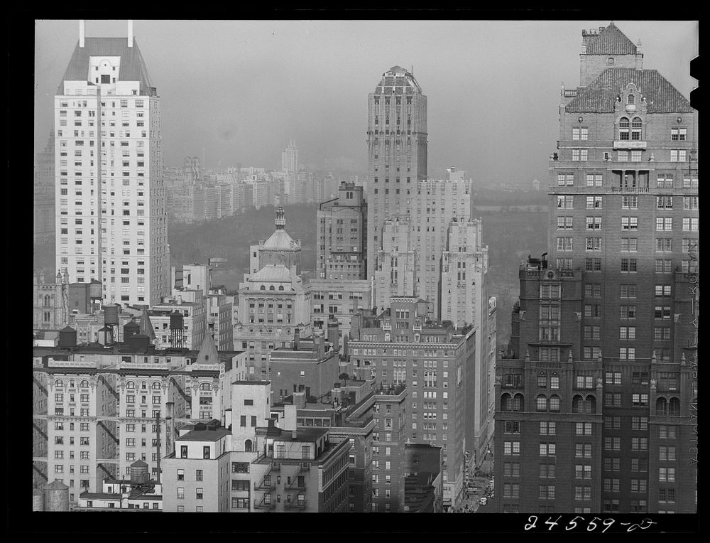Skyline, midtown Manhattan, New York City. Sourced from the Library of Congress.