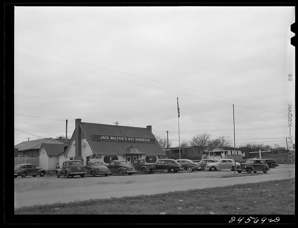 Barbecue drive-in restaurant. Fort Worth-Dallas highway, Texas. Sourced from the Library of Congress.