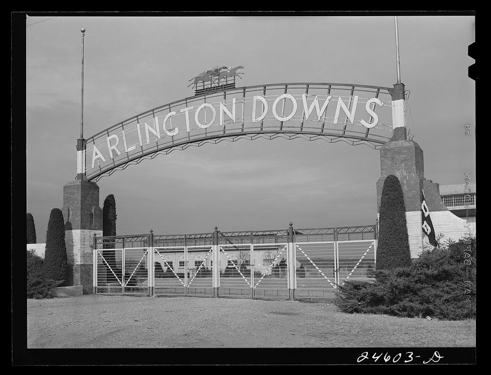 Arlington Downs racetrack. U.S. 80 between Fort Worth and Dallas, Texas. Sourced from the Library of Congress.