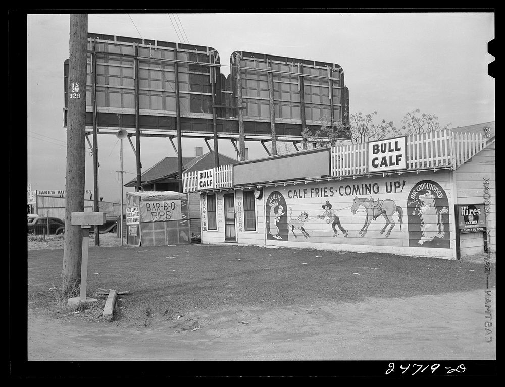 U.S. Highway 80, Texas, between Dallas and Fort Worth. Roadside cafe. Sourced from the Library of Congress.