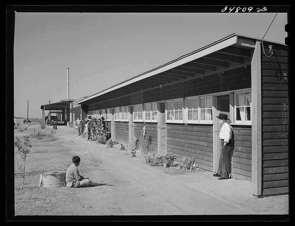 [Untitled photo, possibly related to: Saturday morning. FSA (Farm Security Administration) camp, Robstown, Texas]. Sourced…