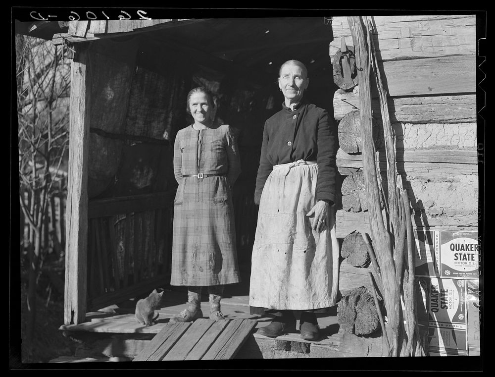 Minnie Knox and daughter. Garrett County, Maryland. Sourced from the Library of Congress.