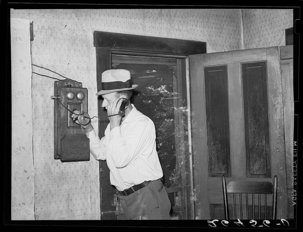 Old type telephone in Martin County, Indiana, home. Sourced from the Library of Congress.