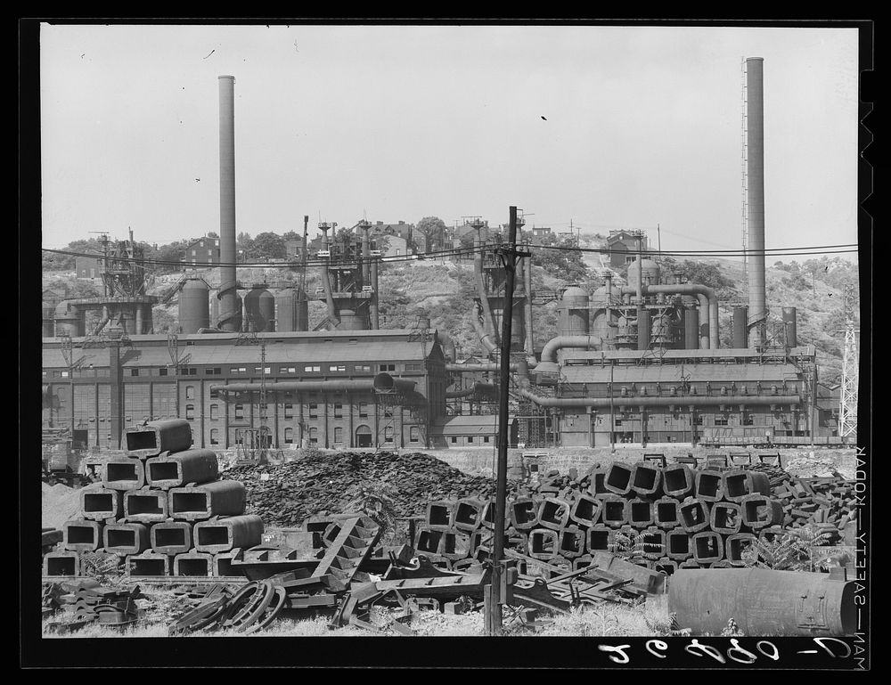 Inactive steel mills. Pittsburgh, Pennsylvania. Sourced from the Library of Congress.
