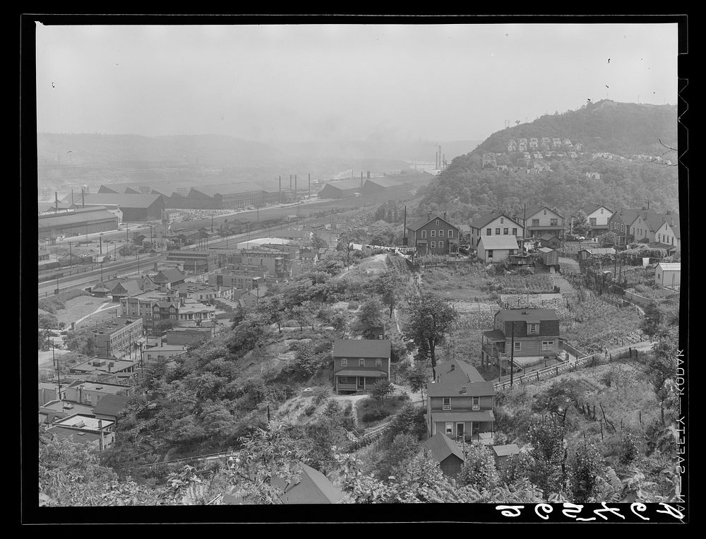 General view of Aliquippa, Pennsylvania. Sourced from the Library of Congress.