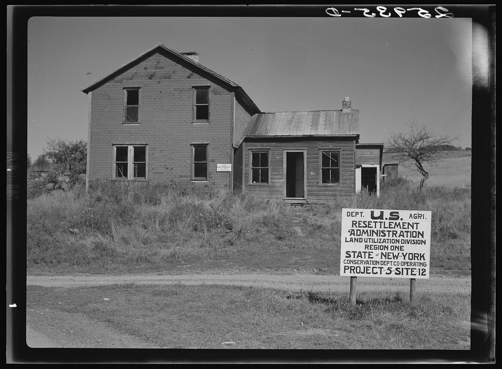 Farmhouse on land use project. Albany County, New York. Sourced from the Library of Congress.