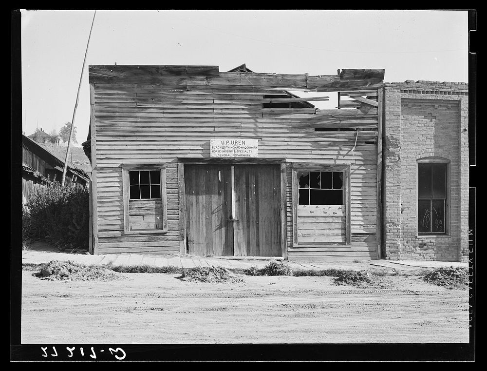 Ruins ofsmith shop. Virginia City, Montana. Sourced from the Library of Congress.