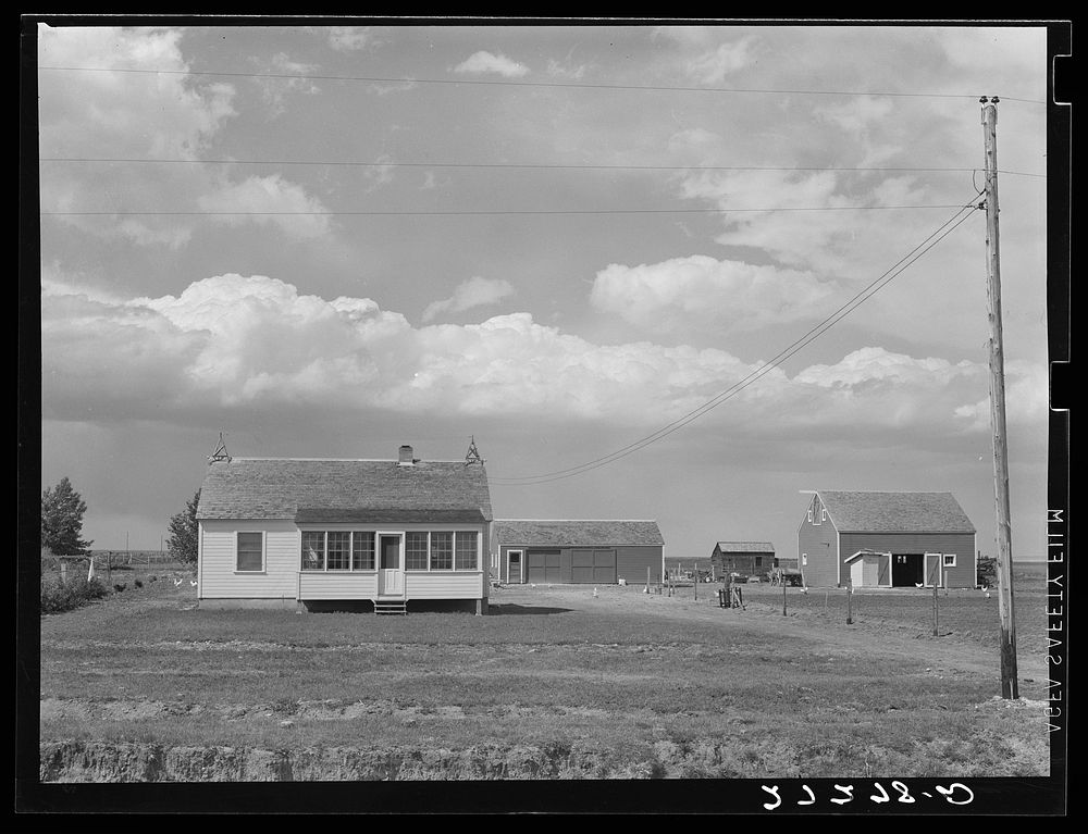 Farm unit. Fairfield Bench Farms, Montana. Sourced from the Library of Congress.