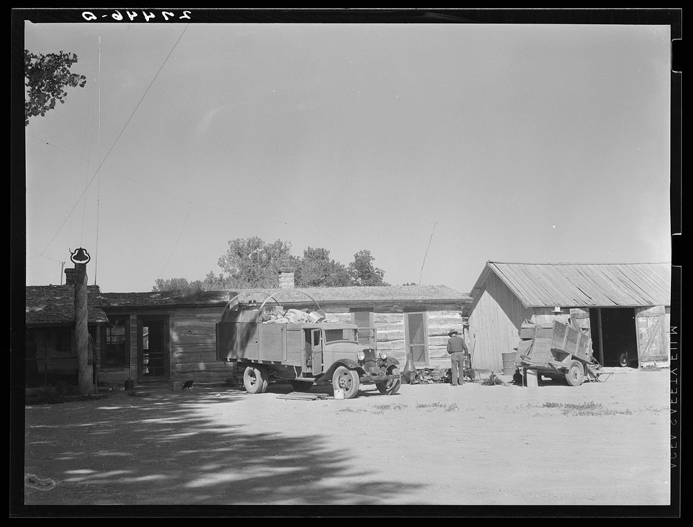 Loading the roundup truck. Quarter Circle 'U' Ranch, Montana. Sourced from the Library of Congress.
