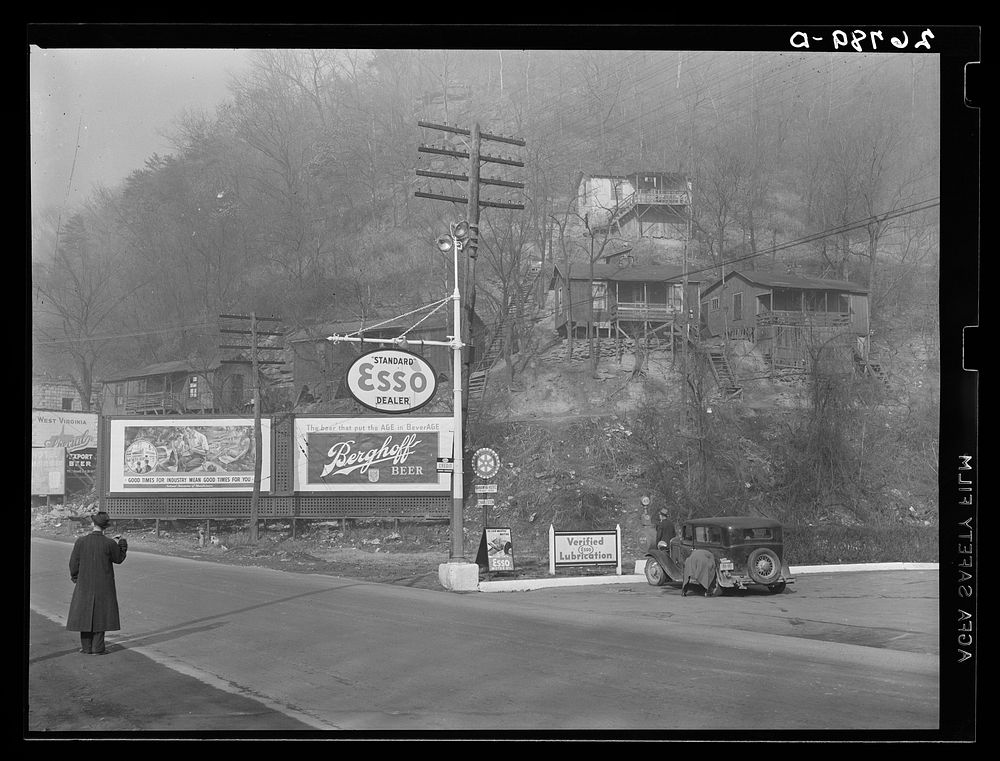 City limits. Charleston, West Virginia. Sourced from the Library of Congress.