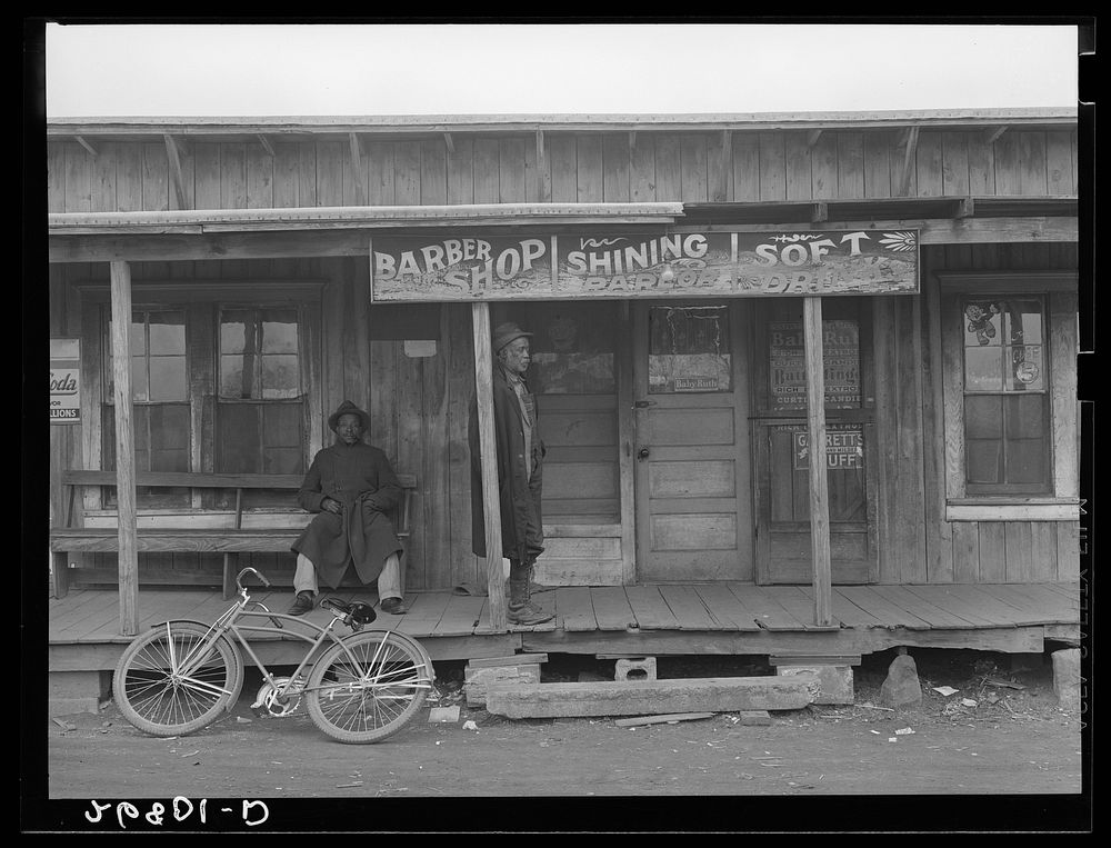 Business center. Colp, Illinois. Sourced from the Library of Congress.