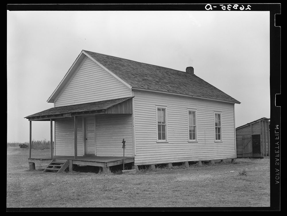 [Untitled photo, possibly related to:  school. Southeast Missouri Farms]. Sourced from the Library of Congress.