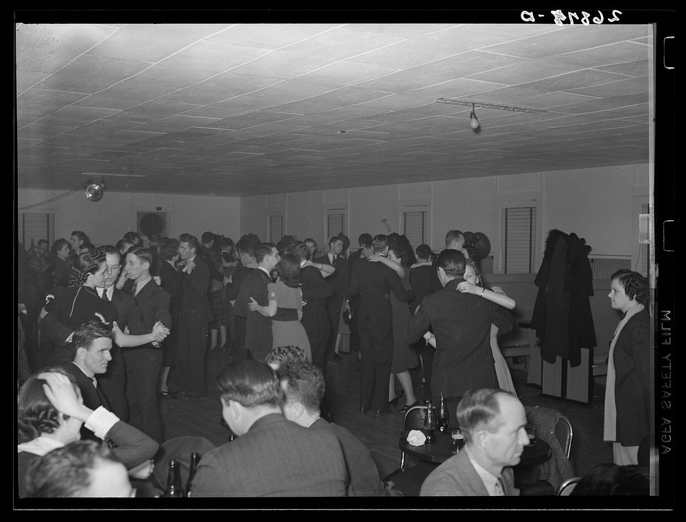 Allen's dance hall near Herrin, Illinois. Sourced from the Library of Congress.