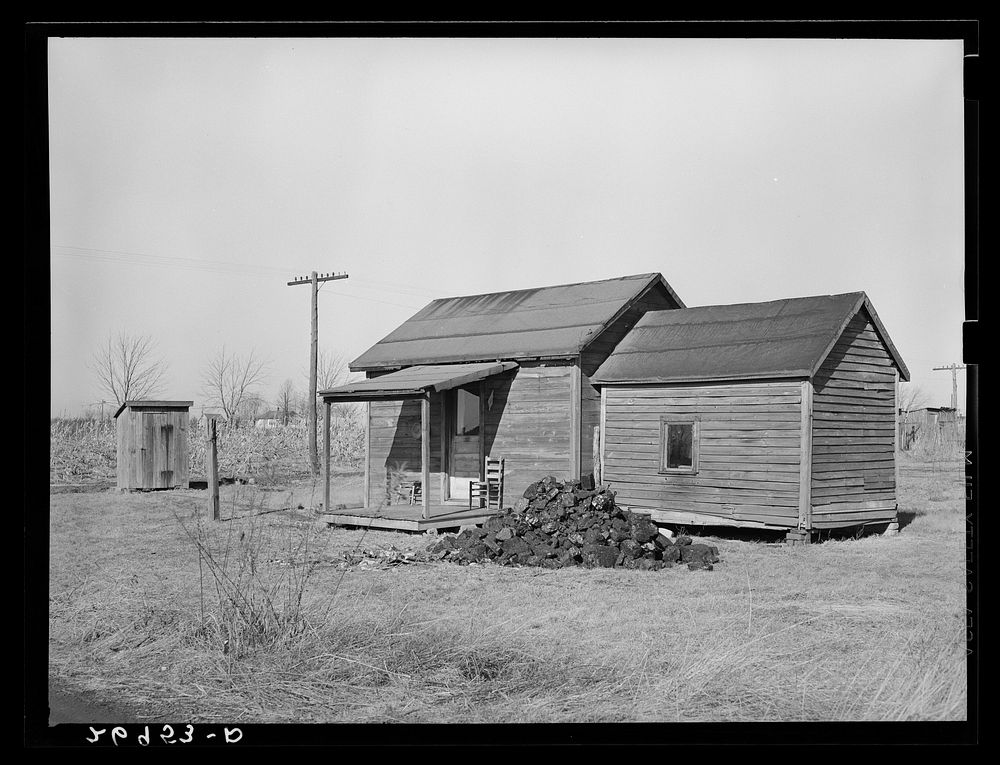 Miner's home. Royalton, Illinois. Sourced from the Library of Congress.