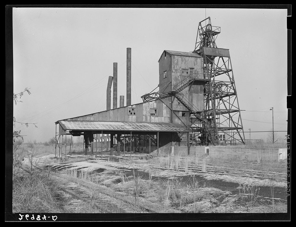 Consolidated Coal Company, Lake Creek Mine, Johnston City, Illinois. Abandoned. This mine will never work again. Williamson…