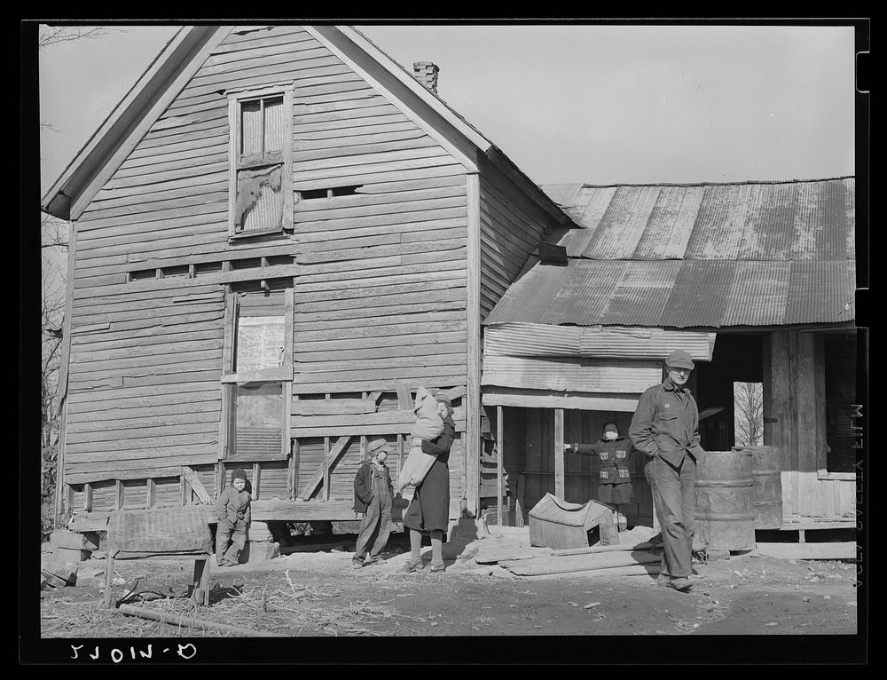 Rehabilitation Administration client's home. Gallatin County, Illinois (see 27018-D). Sourced from the Library of Congress.