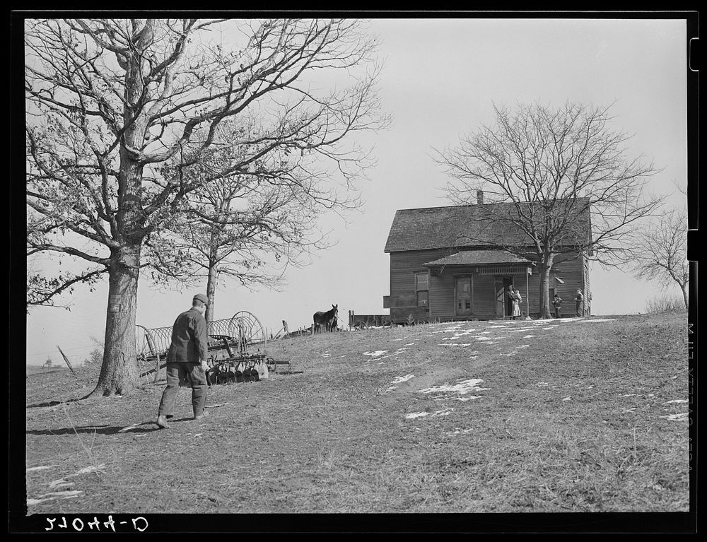 Home of Rehabilitation Administration client. Gallatin County, Illinois (see 27018-D). Sourced from the Library of Congress.