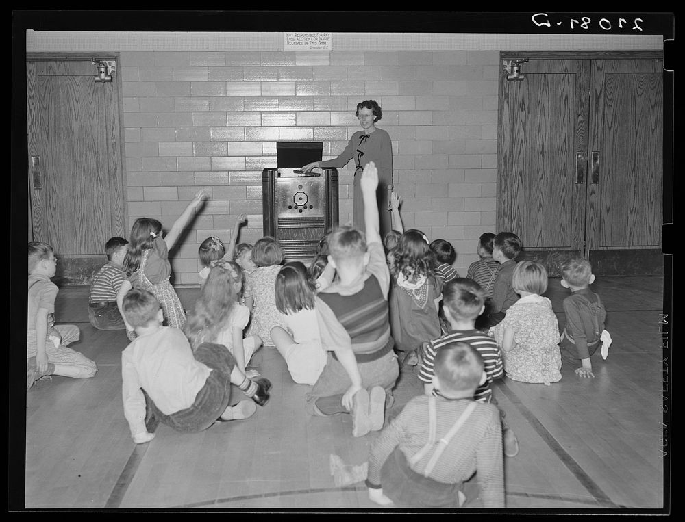 Music class. Greenbelt, Maryland. Sourced from the Library of Congress.