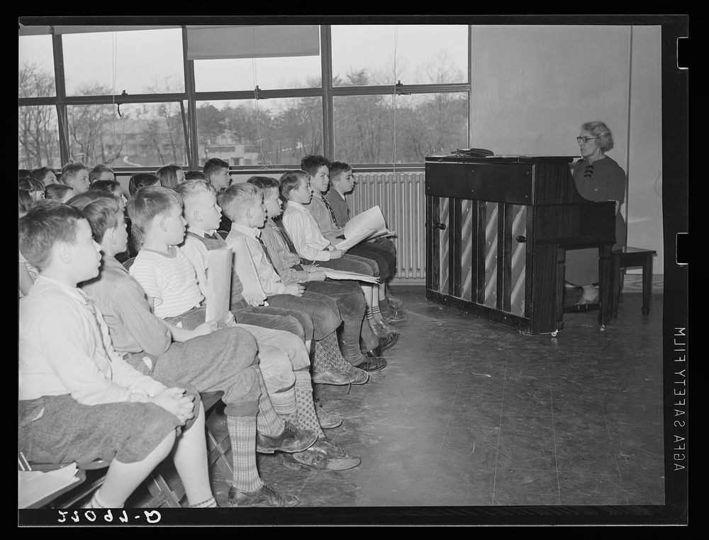 Singing class. Greenbelt, Maryland. Sourced from the Library of Congress.